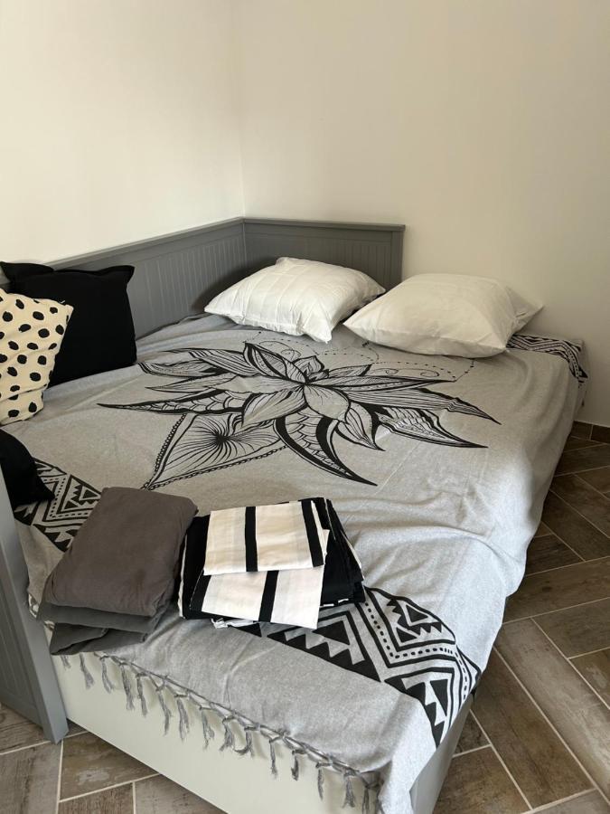 Charmant Studio Dans Villa - Jardin Privatif . La Seyne-sur-Mer Exteriér fotografie