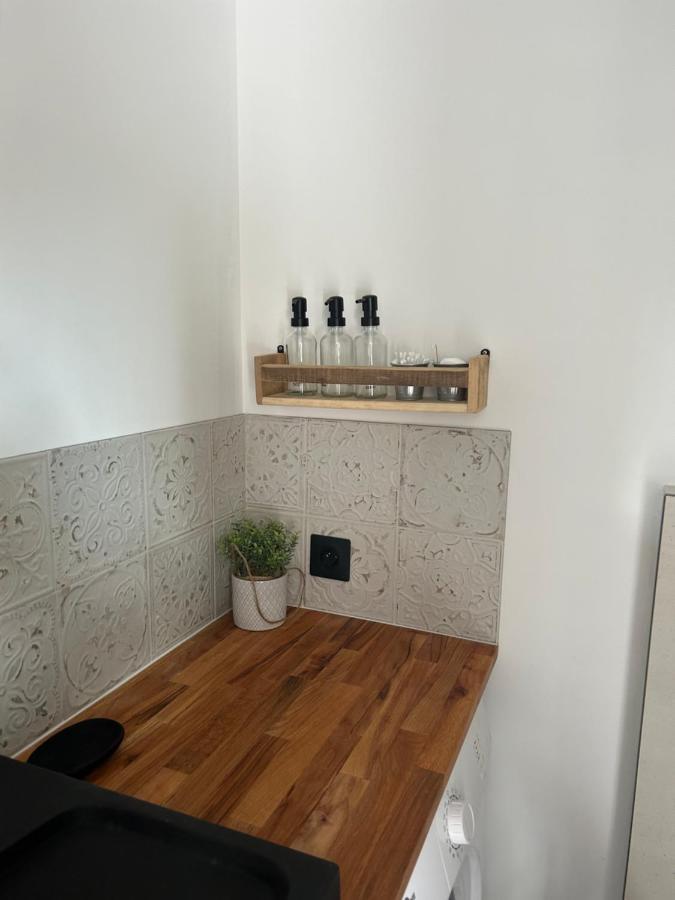 Charmant Studio Dans Villa - Jardin Privatif . La Seyne-sur-Mer Exteriér fotografie